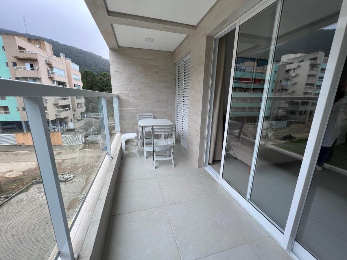 Apartamento Ap. C/ Piscina 400m *