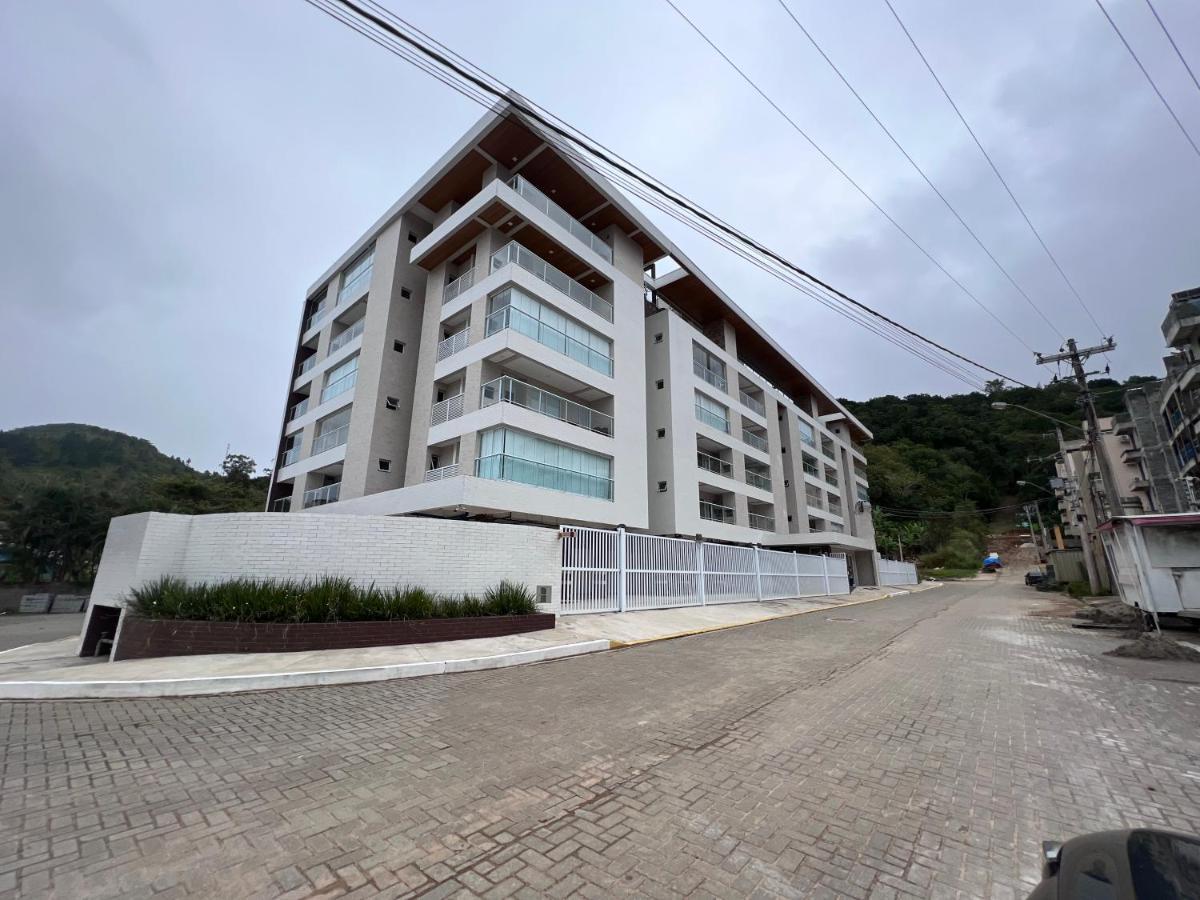 Apartamento Ap. C/ Piscina 400m *